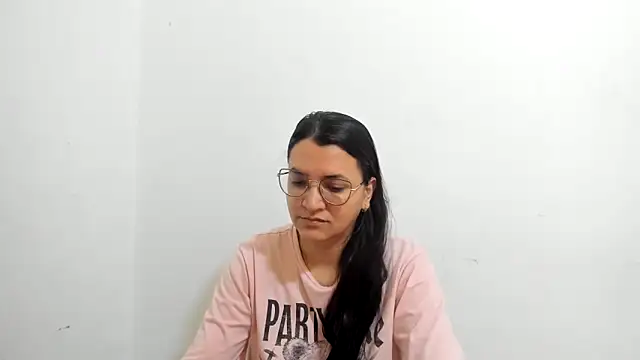 MARILYN GARCIA online show from 09-19-25, 01:01