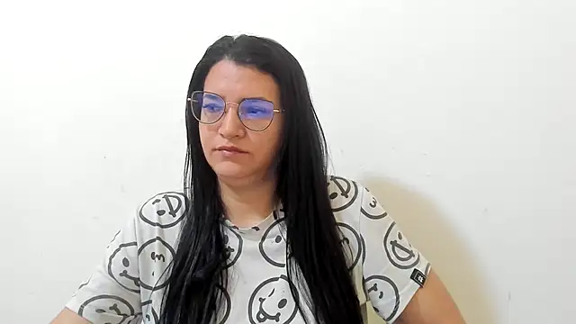 MARILYN GARCIA online show from 11-23-25, 02:06