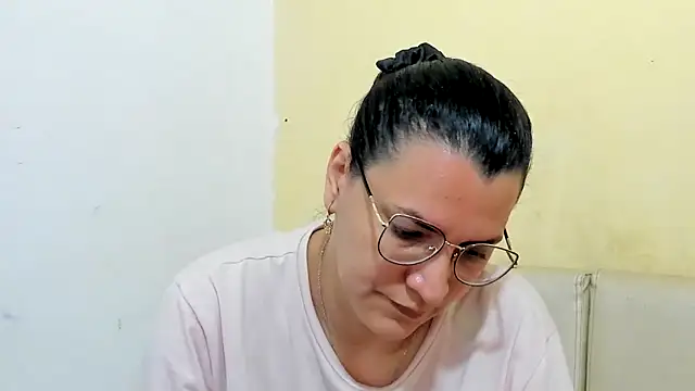 Snapshot of MARILYN_GARCIA chatting on 05-05-26, 01:41 MARILYN GARCIA online show from 05-05-26, 01:41