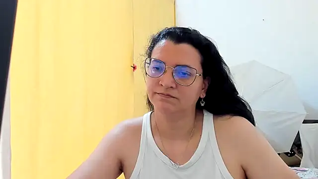 Snapshot of MARILYN_GARCIA chatting on 05-22-26, 05:18 MARILYN GARCIA online show from 05-22-26, 05:18