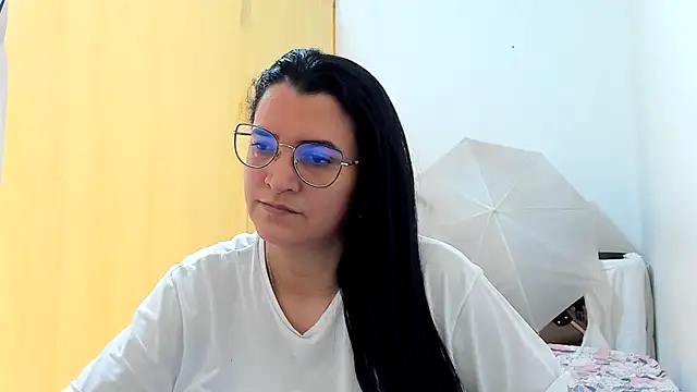 Snapshot of MARILYN_GARCIA chatting on 05-25-26, 05:30 MARILYN GARCIA online show from 05-25-26, 05:30