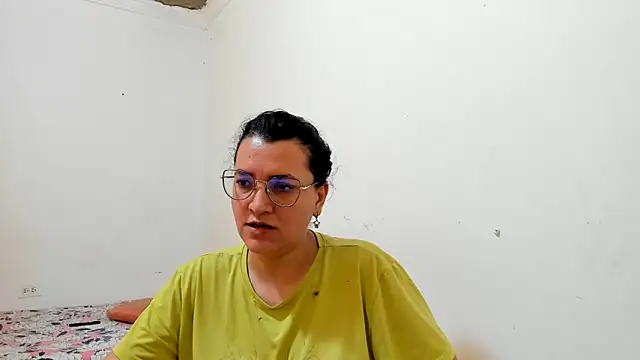 Snapshot of MARILYN_GARCIA chatting on 06-12-26, 04:06 MARILYN GARCIA online show from 06-12-26, 04:06