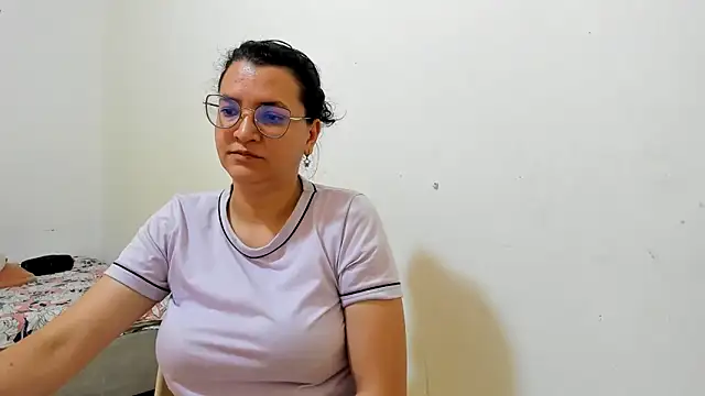 Snapshot of MARILYN_GARCIA chatting on 06-15-26, 03:03 MARILYN GARCIA online show from 06-15-26, 03:03