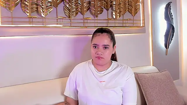 Snapshot of saharawalker_ chatting on 08-06-26, 12:18 saharawalker online show from 08-06-26, 12:18