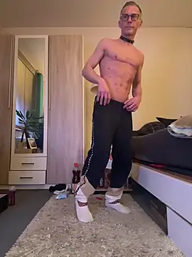 slaveboy2016xh online show from 01-03-25, 10:29