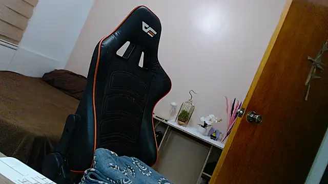 Snapshot of ava_sheeks chatting on 01-22-25, 04:23 ava sheeks online show from 01-22-25, 04:23