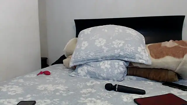 leanna23 online show from 02-20-25, 10:37