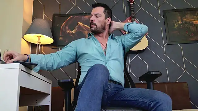 ChrisKox online show from 12-21-25, 02:13