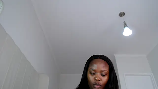 xBUSTY CANDYx online show from 04-16-26, 10:49