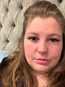 Snapshot of BootyLola chatting on 10-10-25, 08:19 BootyLola online show from 10-10-25, 08:19