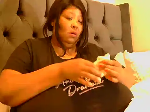 nancy111 online show from 10-26-25, 02:45