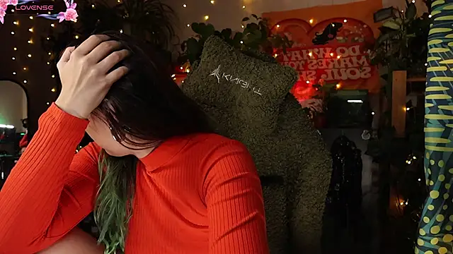 Dead Butterfly online show from 10-21-25, 02:45