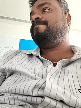 Snapshot of mikki1355 chatting on 02-15-26, 06:10 mikki1355 online show from 02-15-26, 06:10