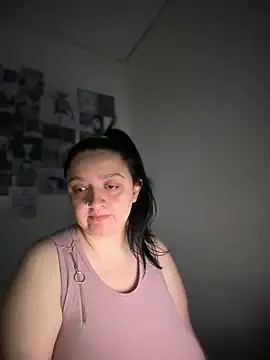Snapshot of aliceayres797 chatting on 04-26-26, 03:04 aliceayres797 online show from 04-26-26, 03:04
