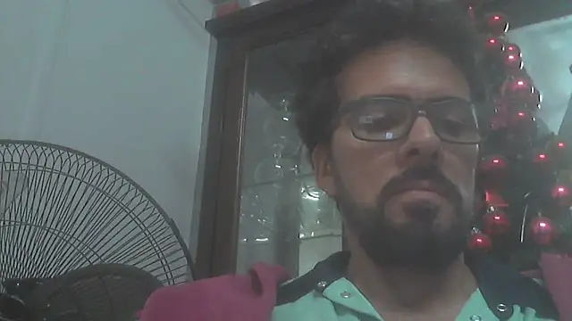 Snapshot of el_principe_hot chatting on 05-27-26, 01:46 el principe hot online show from 05-27-26, 01:46