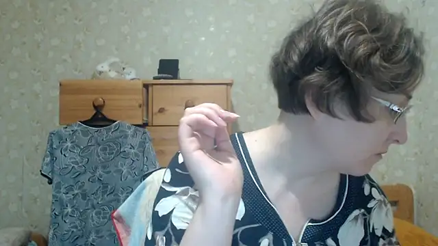 Smart Rose online show from 04-15-26, 04:36