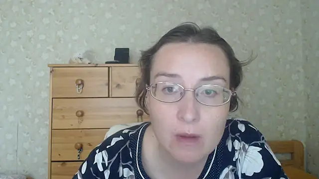 Snapshot of Smart_Rose chatting on 06-27-26, 09:47 Smart Rose online show from 06-27-26, 09:47