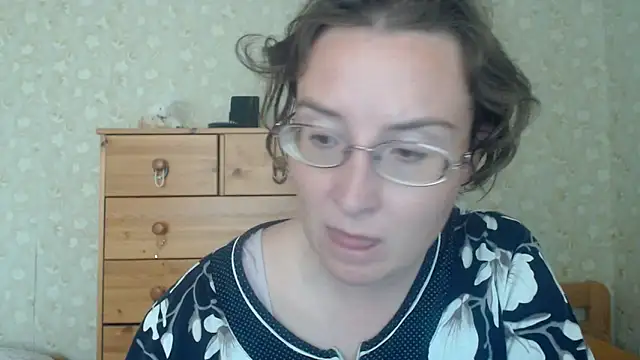 Snapshot of Smart_Rose chatting on 06-27-26, 12:22 Smart Rose online show from 06-27-26, 12:22