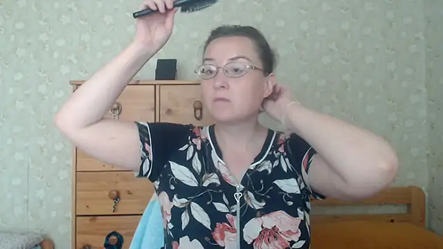 Snapshot of Smart_Rose chatting on 07-13-26, 11:24 Smart Rose online show from 07-13-26, 11:24