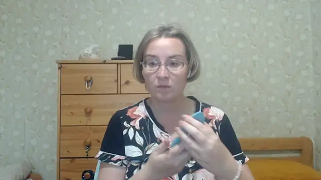 Snapshot of Smart_Rose chatting on 07-17-26, 04:45 Smart Rose online show from 07-17-26, 04:45