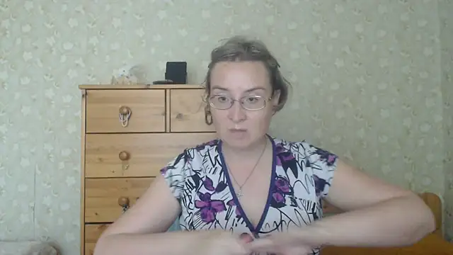 Snapshot of Smart_Rose chatting on 07-18-26, 12:09 Smart Rose online show from 07-18-26, 12:09