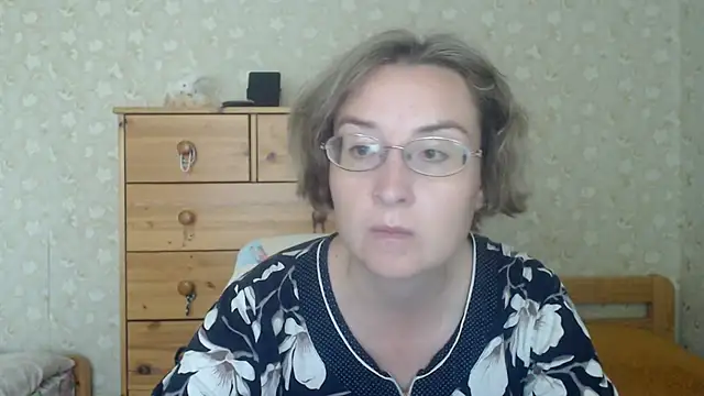 Snapshot of Smart_Rose chatting on 07-19-26, 01:04 Smart Rose online show from 07-19-26, 01:04