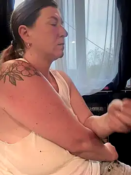 Snapshot of Natali_UA chatting on 09-30-25, 06:07 Natali UA online show from 09-30-25, 06:07