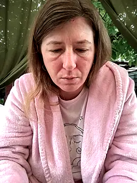 Snapshot of Natali_UA chatting on 10-06-25, 06:22 Natali UA online show from 10-06-25, 06:22