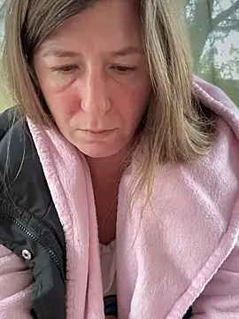 Snapshot of Natali_UA chatting on 10-20-25, 06:25 Natali UA online show from 10-20-25, 06:25