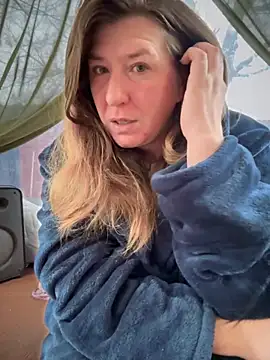 Snapshot of Natali_UA chatting on 10-28-25, 05:33 Natali UA online show from 10-28-25, 05:33