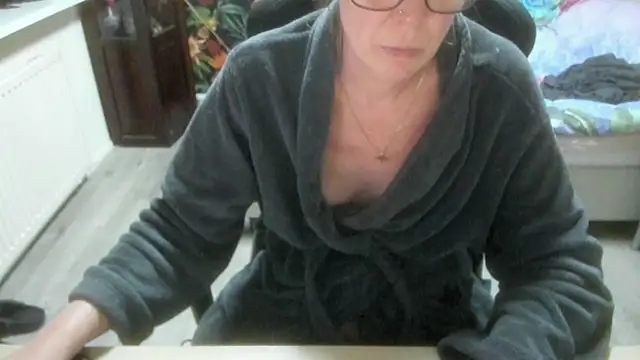 minoesje37 online show from 01-10-26, 08:10