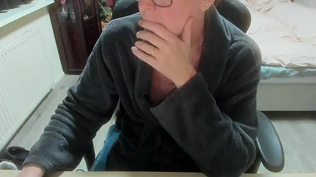 minoesje37 online show from 02-23-26, 08:28