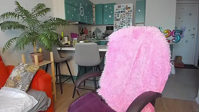 ChristinaGlory online show from 01-04-25, 09:32