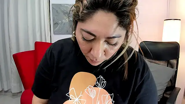 kendra fire online show from 05-16-26, 01:13
