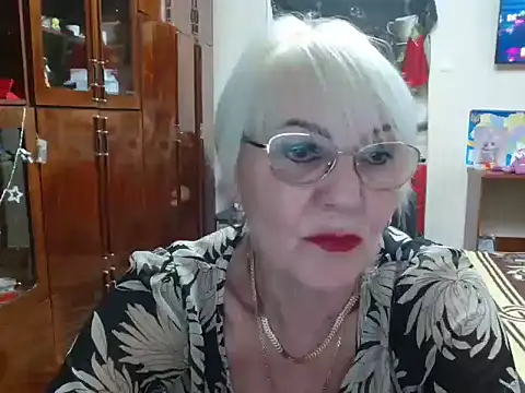 Snapshot of JenaCheim chatting on 12-13-24, 07:10 JenaCheim online show from 12-13-24, 07:10