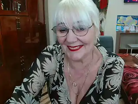 Snapshot of JenaCheim chatting on 02-17-25, 06:31 JenaCheim online show from 02-17-25, 06:31