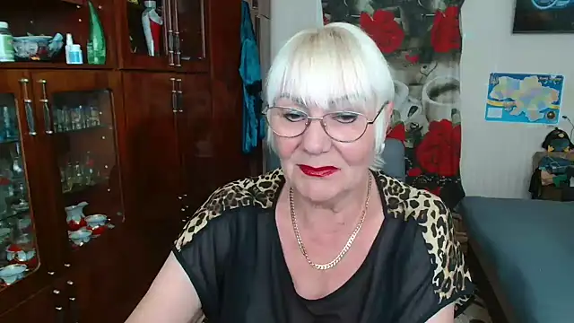 Snapshot of JenaCheim chatting on 06-19-26, 05:45 JenaCheim online show from 06-19-26, 05:45