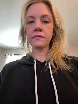 Kay Cakes online show from 02-26-26, 04:06