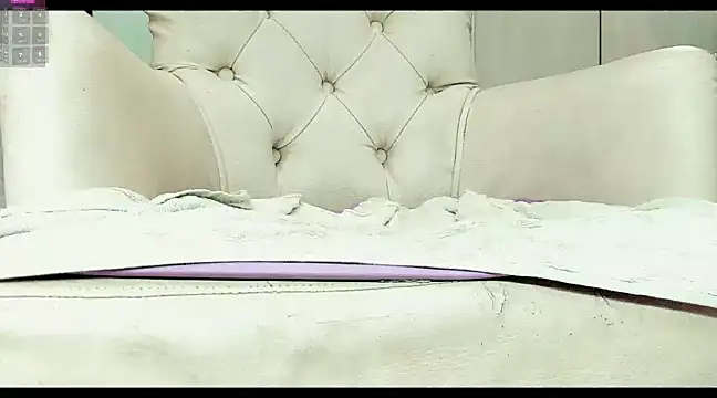 khloeHermaprodit3 online show from 01-05-25, 11:01