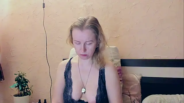 I AM MILF online show from 05-15-26, 07:37