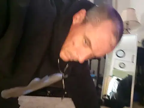 Snapshot of 415cali925 chatting on 10-23-25, 04:17 415cali925 online show from 10-23-25, 04:17