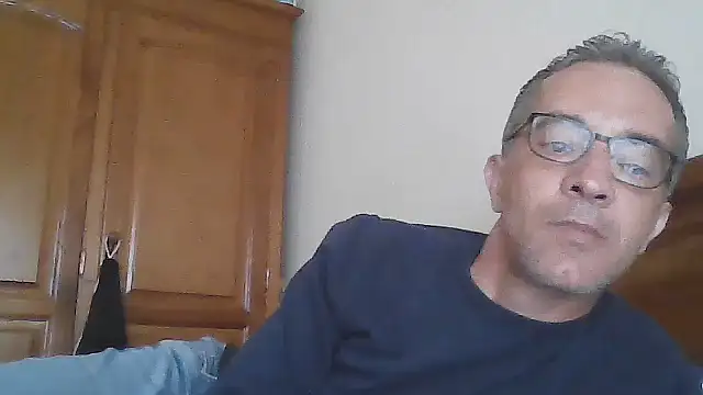 Snapshot of CarlosRocha73 chatting on 04-07-26, 11:10 CarlosRocha73 online show from 04-07-26, 11:10