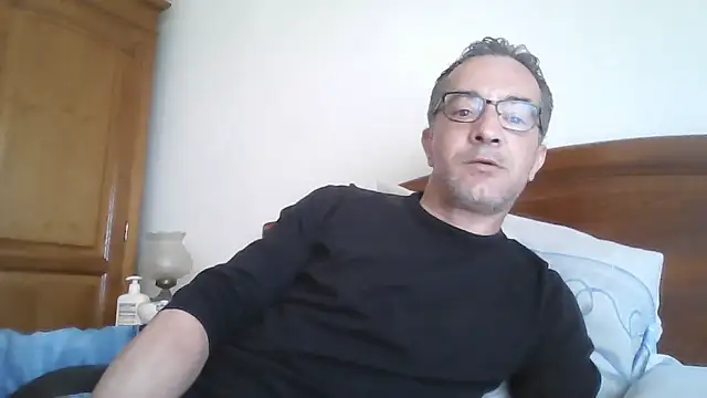 Snapshot of CarlosRocha73 chatting on 04-17-26, 10:40 CarlosRocha73 online show from 04-17-26, 10:40
