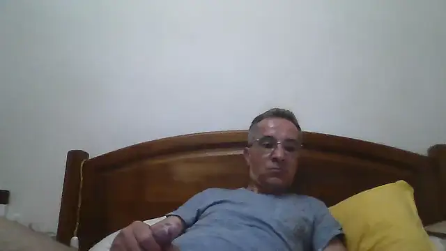 Snapshot of CarlosRocha73 chatting on 05-10-26, 12:27 CarlosRocha73 online show from 05-10-26, 12:27