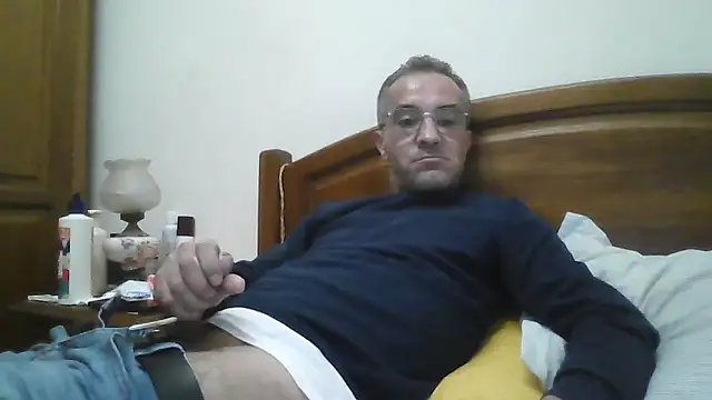 Snapshot of CarlosRocha73 chatting on 05-16-26, 10:52 CarlosRocha73 online show from 05-16-26, 10:52