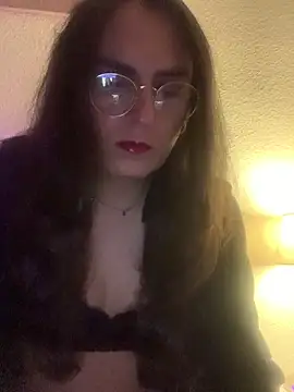 Snapshot of Chic_desire chatting on 04-25-26, 10:40 Chic desire online show from 04-25-26, 10:40