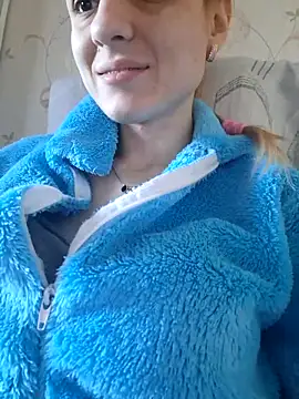 YogisticJuli666 online show from 03-18-25, 05:52