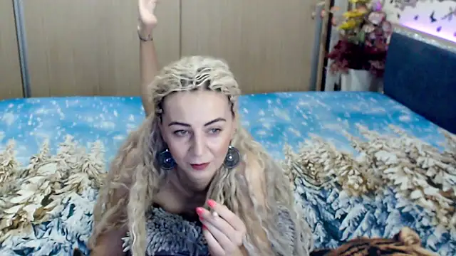 Snapshot of MirabelaSweet chatting on 03-19-25, 06:46 MirabelaSweet online show from 03-19-25, 06:46