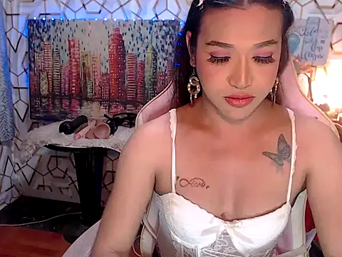 Snapshot of AsianMariaTs chatting on 04-21-26, 02:12 AsianMariaTs online show from 04-21-26, 02:12
