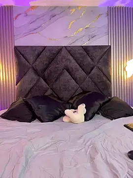 Zafira Alabi online show from 02-26-26, 04:06